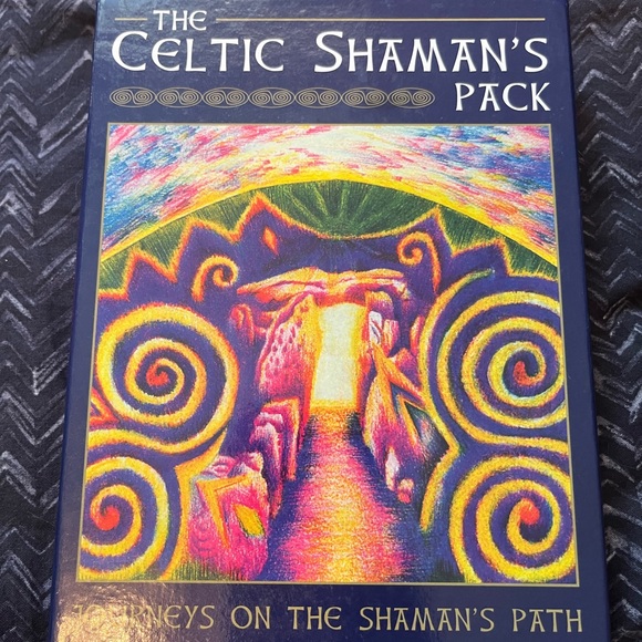 Celtic Shamans oracle deck only opened to photograph. Stunning artwork - Picture 2 of 9